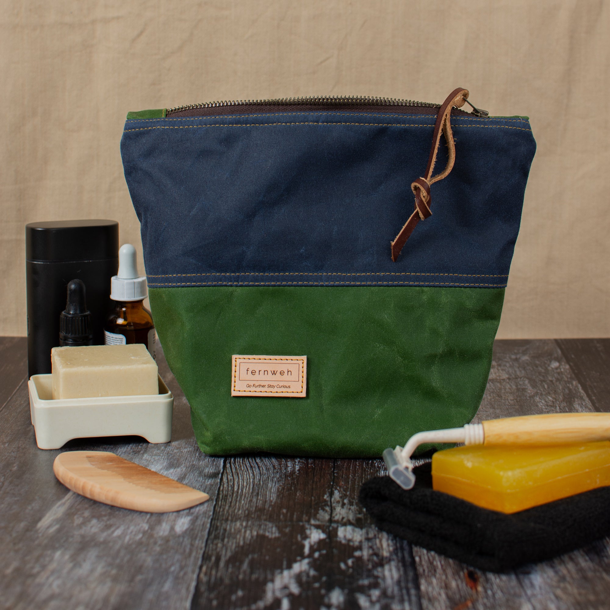 "SPEY" Waxed Cotton Washbag - STORM/MOSS - Fernweh UK 